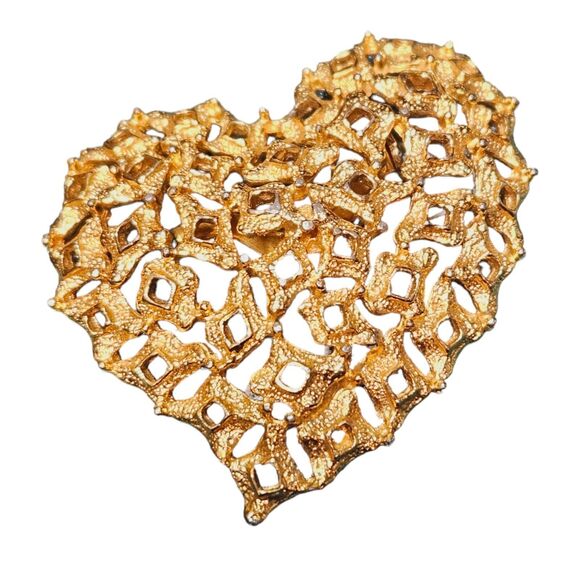 Vtg Gold Tone Heart Brooch Intricate Ornate Pin Unique Love Geometric Textured - Picture 3 of 10